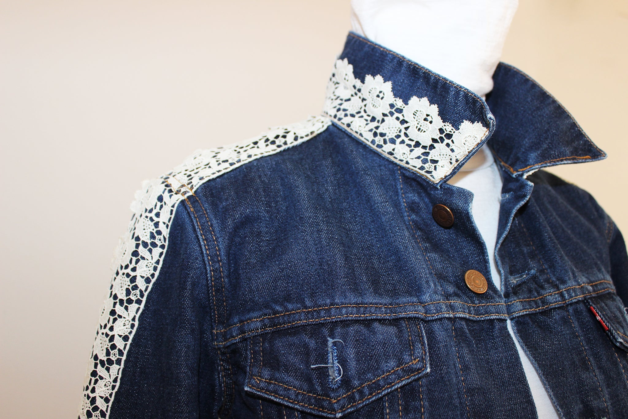 Levi's x 1930's Schiffli Lace  SHE GOES ROGUE   