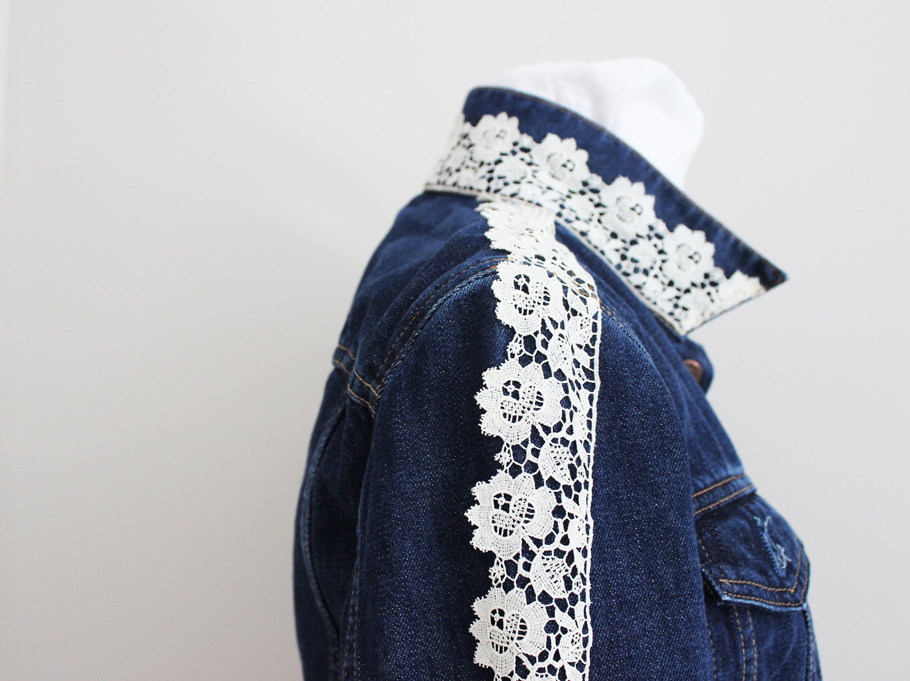 Levi's x 1930's Schiffli Lace  SHE GOES ROGUE   